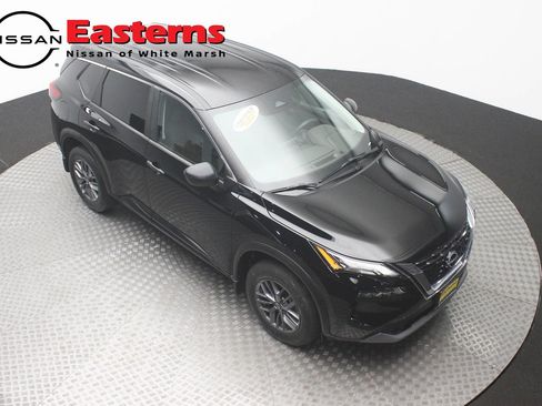 Used 2023 Nissan Rogue S AWD/4WD image 3
