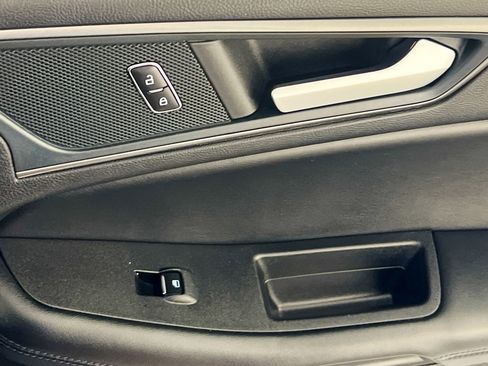 Used 2024 Ford Edge SE w/ Black Appearance Package image 32