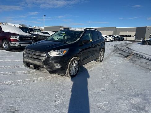 Used 2019 Ford Escape SEL image 1