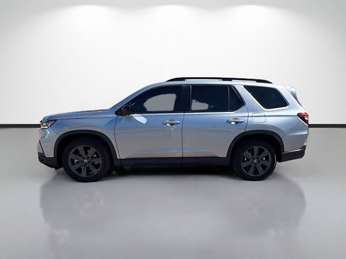 Used 2023 Honda Pilot Sport image 2