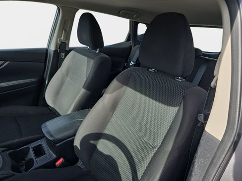 Used 2020 Nissan Rogue Sport S image 10