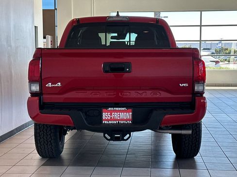 Used 2020 Toyota Tacoma SR5 w/ Technology Package AWD/4WD image 5