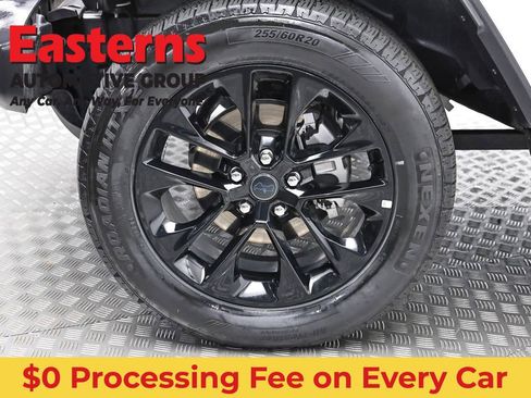 Used 2025 Jeep Wrangler Unlimited Sahara AWD/4WD image 29