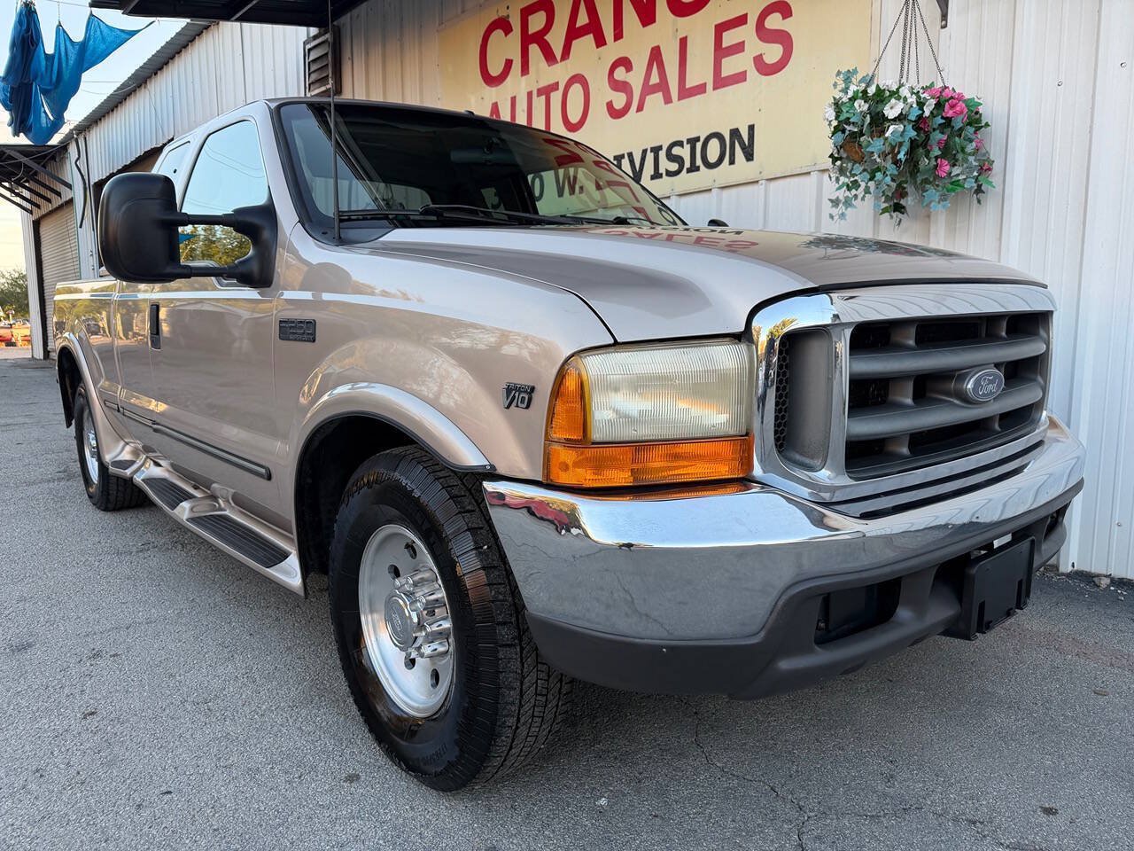 Used 1999 Ford F250 Lariat RWD image 1