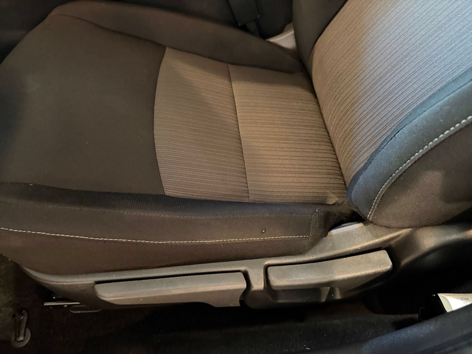 Used 2025 Nissan Sentra SV FWD image 21