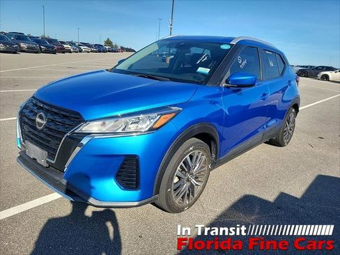 Used 2022 Nissan Kicks SV FWD image 1