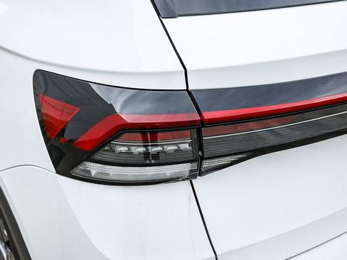 New 2026 Volkswagen Taos S image 9