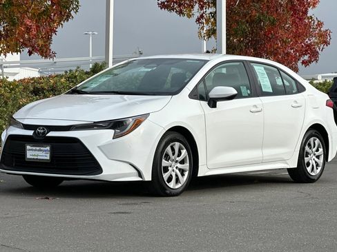 Used 2024 Toyota Corolla LE image 8