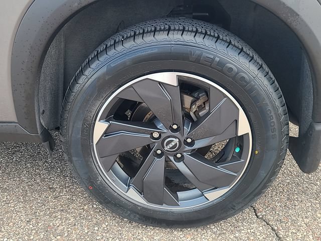 Used 2024 Nissan Rogue SV w/ SV Premium Package FWD image 26