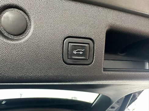 Used 2023 Chevrolet Equinox LT image 22