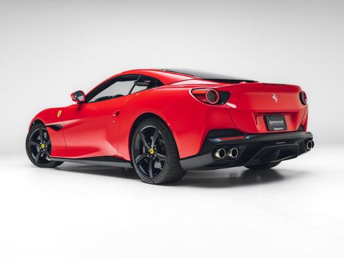 Used 2019 Ferrari Portofino RWD image 8