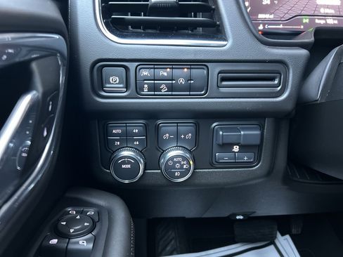 Used 2024 GMC Yukon AT4 w/ Max Trailering Package image 29