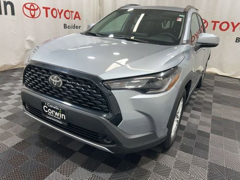 Used 2024 Toyota Corolla Cross LE image 3