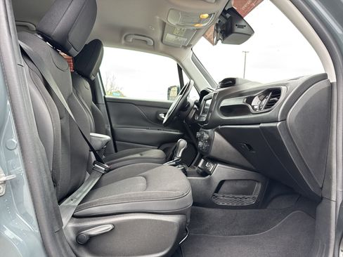 Used 2018 Jeep Renegade Altitude image 29