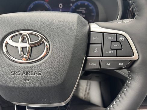 Used 2026 Toyota Highlander Platinum AWD/4WD image 30