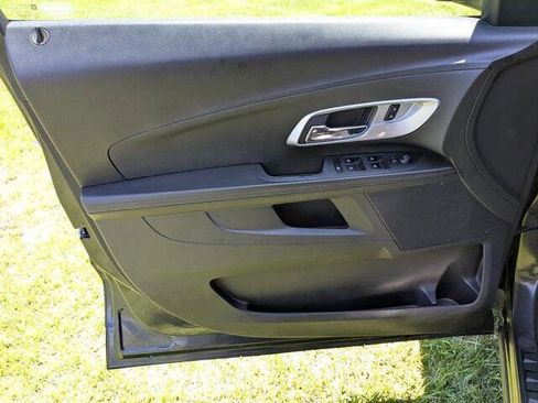 Used 2013 Chevrolet Equinox LS FWD image 12