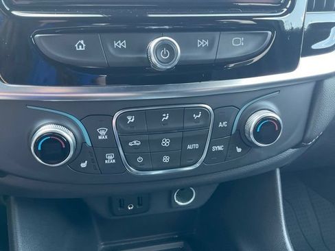Used 2023 Chevrolet Traverse LT AWD/4WD image 7