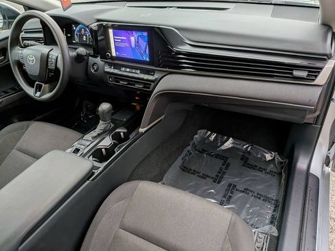 Used 2025 Toyota Camry LE FWD image 31