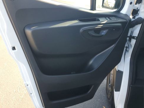 Used 2024 Mercedes-Benz Sprinter 2500 image 12