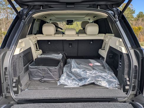 New 2026 Land Rover Range Rover Long Wheelbase SE image 27