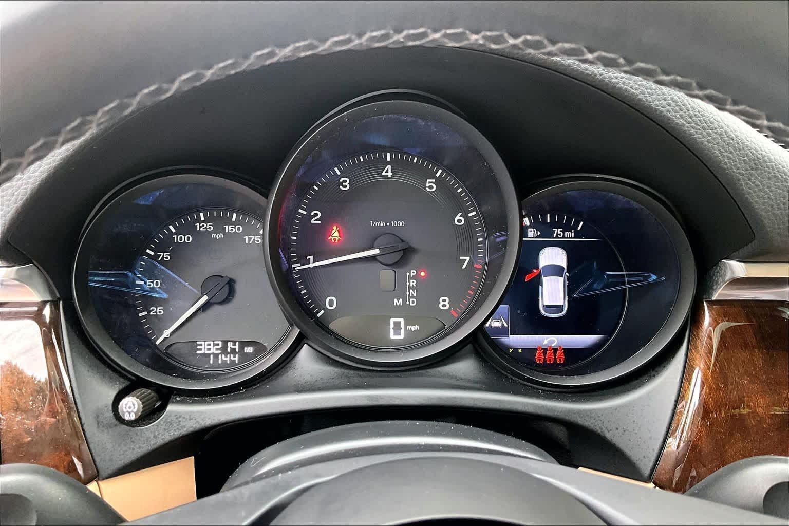 Used 2023 Porsche Macan AWD/4WD image 25