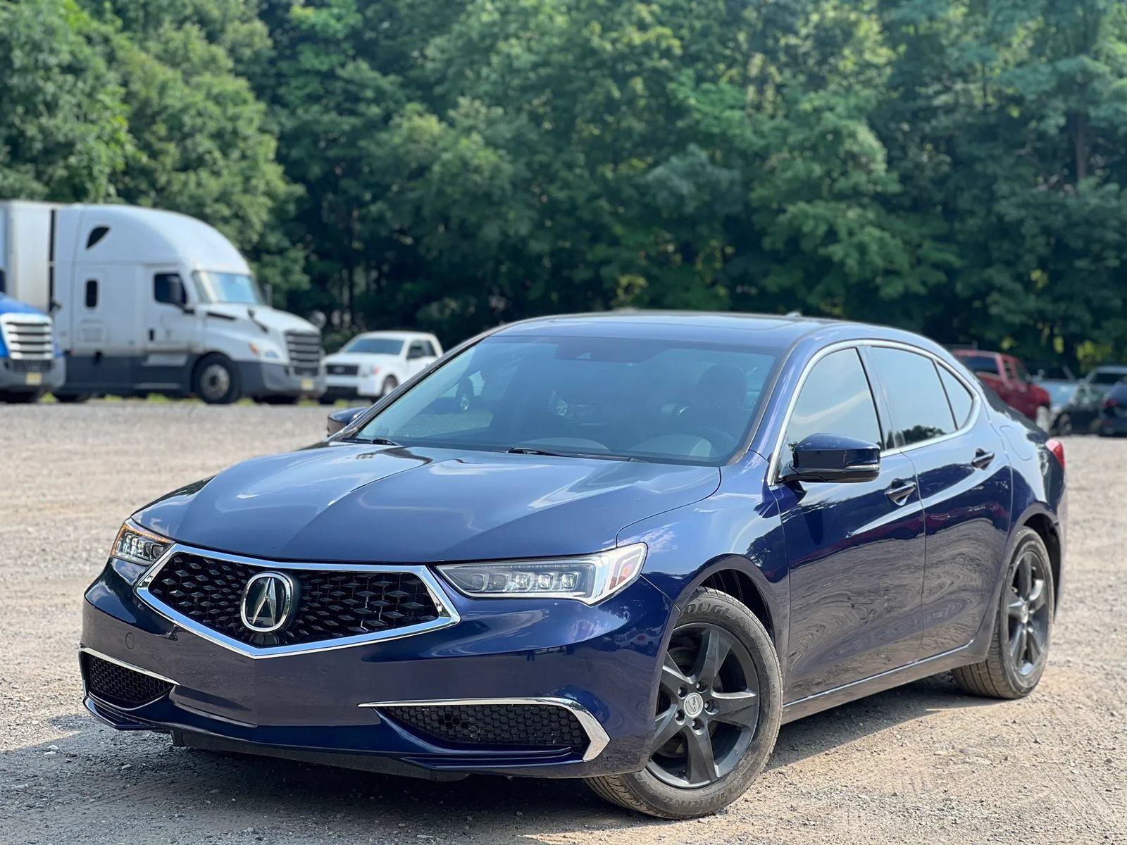 Used 2018 Acura TLX FWD image 2