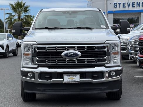 Used 2023 Ford F250 XLT AWD/4WD image 10