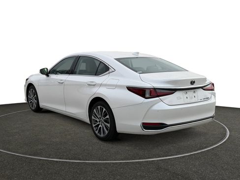 Used 2021 Lexus ES 250 w/ Premium Package image 3