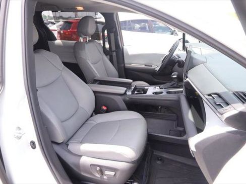 Certified 2025 Toyota Sienna XLE w/ XLE Plus Package AWD/4WD image 23