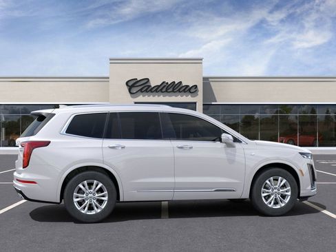 New 2025 Cadillac XT6 Luxury FWD image 5