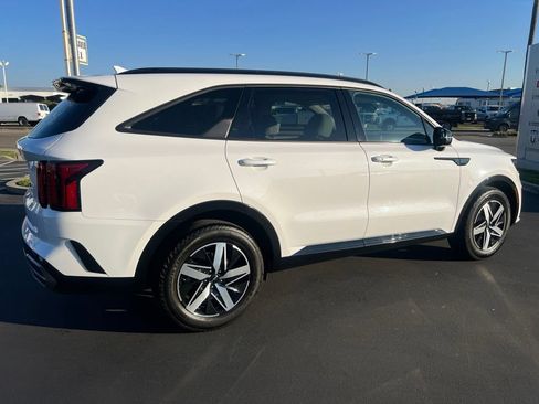 Used 2023 Kia Sorento EX w/ Panoramic Sunroof Package FWD image 10