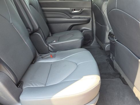 Certified 2024 Toyota Grand Highlander XLE image 14