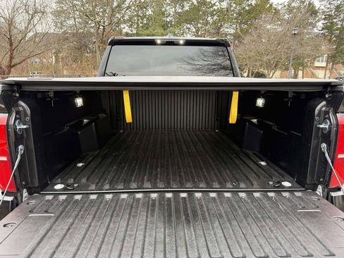 Used 2024 Toyota Tacoma TRD Off-Road image 29