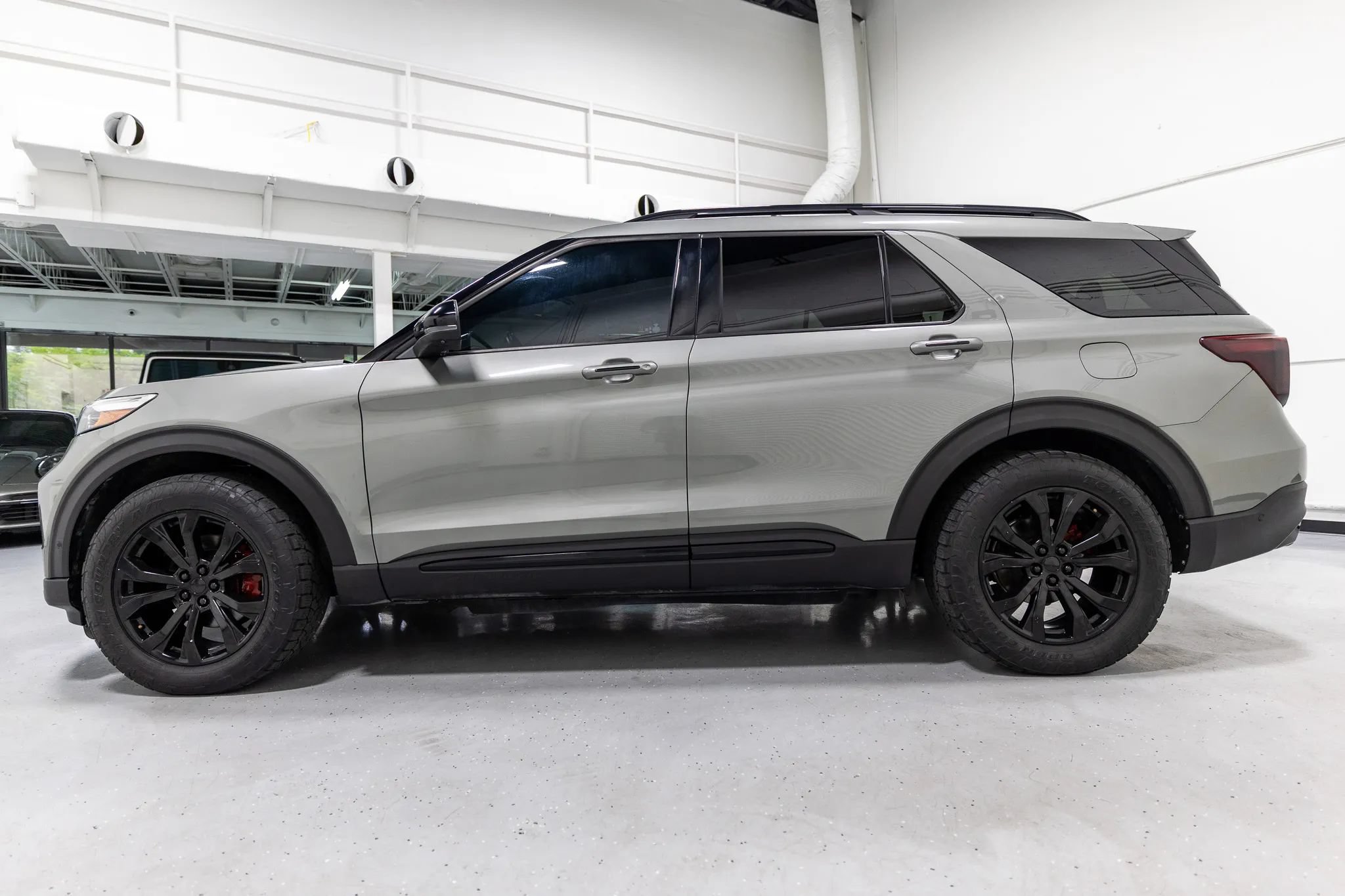Used 2020 Ford Explorer ST w/ Premium Technology Package AWD/4WD image 12