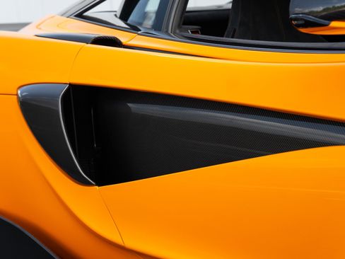 Used 2019 McLaren 600LT image 12