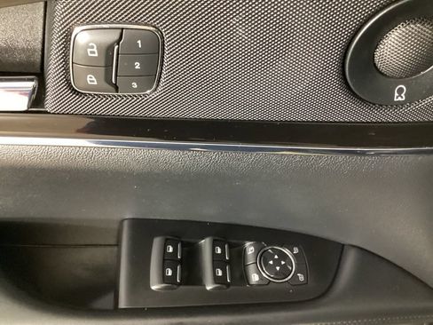 Used 2022 Lincoln Nautilus Reserve w/ Monochromatic Package AWD/4WD image 17