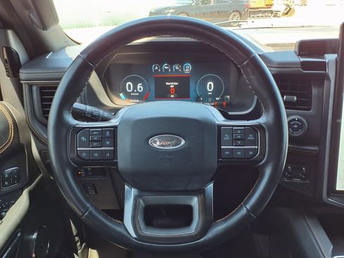 Used 2023 Ford Expedition Platinum RWD image 26