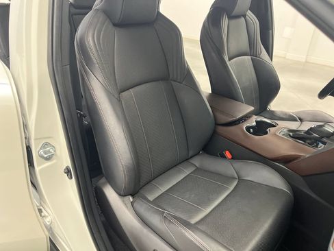 Used 2022 Toyota Venza Limited AWD/4WD image 27