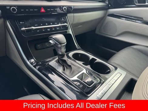 Used 2022 Kia Carnival EX FWD image 20