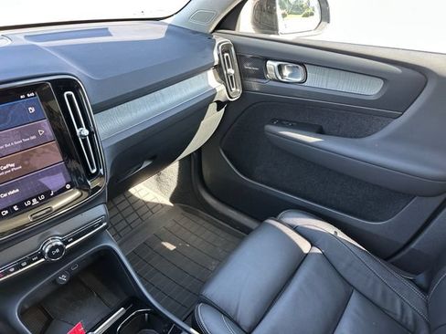 Used 2023 Volvo XC40 B5 Ultimate w/ Climate Package AWD/4WD image 29