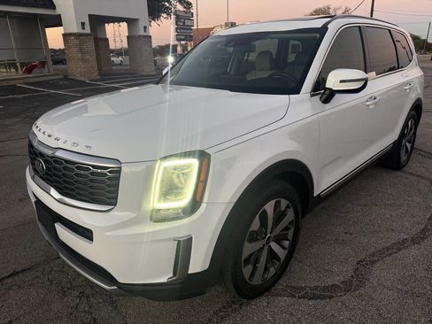 Used 2020 Kia Telluride S w/ S 8 Passenger Seating Package image 3