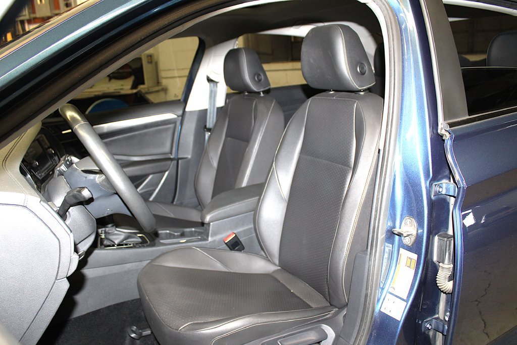 Used 2020 Volkswagen Jetta SE w/ SE Cold Weather Package FWD image 26