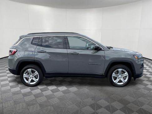 Used 2023 Jeep Compass Latitude AWD/4WD image 7