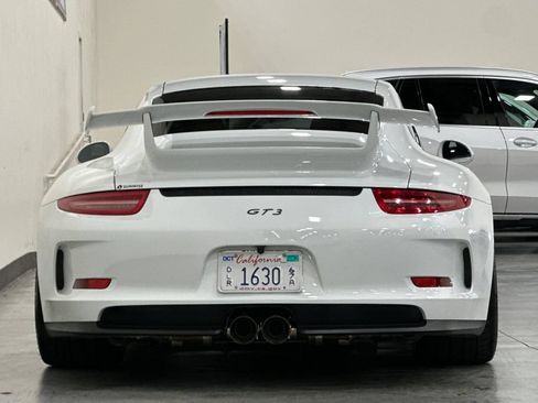 Used 2015 Porsche 911 GT3 RWD image 5