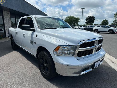 Used 2019 RAM 1500 Classic SLT RWD image 9