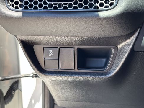 Certified 2025 Honda HR-V Sport image 30