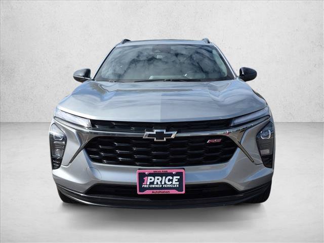 Used 2025 Chevrolet Trax RS w/ Driver Confidence Package FWD image 2