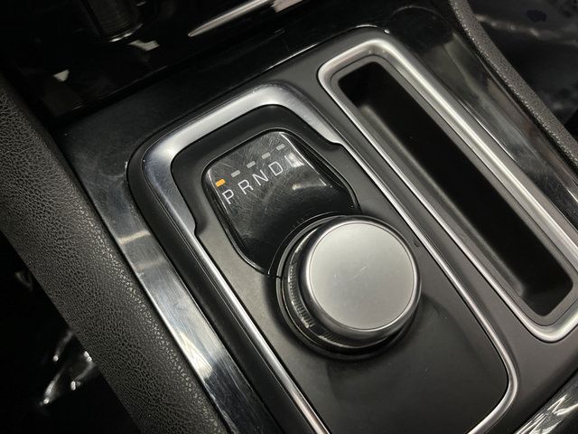 Used 2023 Chrysler 300 Touring w/ Sport Appearance Package RWD image 18