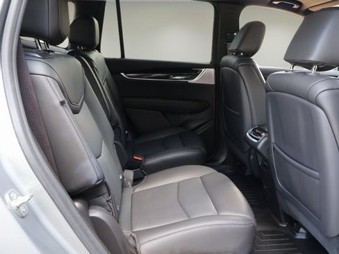 Certified 2025 Cadillac XT6 Premium Luxury image 20