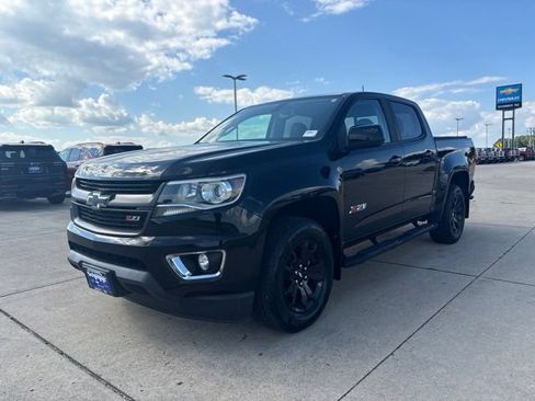 Used 2017 Chevrolet Colorado Z71 w/ Z71 Midnight Edition AWD/4WD image 4